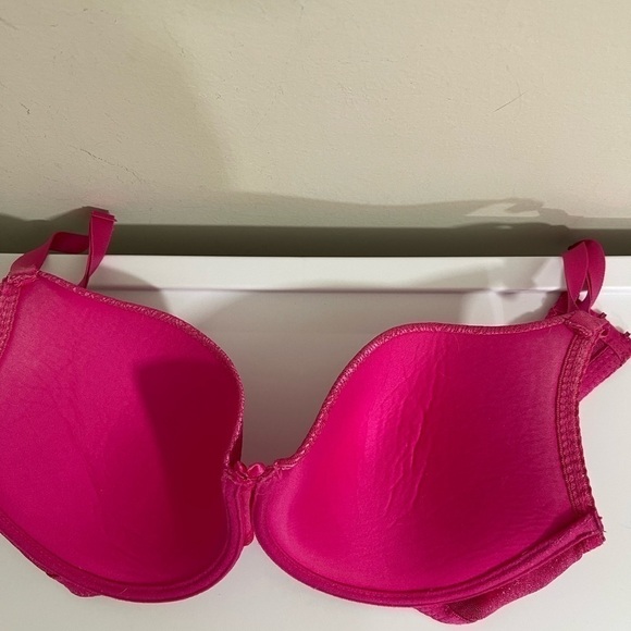 Dreamwear sz 40C bra push-up in a berry color with a slight texture - Picture 4 of 8
